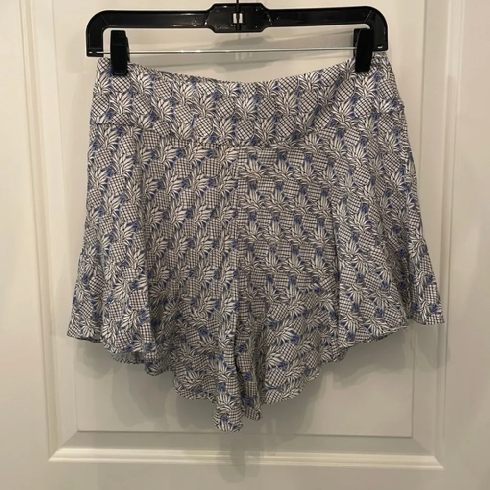 Anthropologie Maeve Pineapple Shorts - Picture 3 of 8